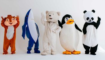 Todas las mascotas de los Mundiales (y el retrato psicológico del branding de cada década)