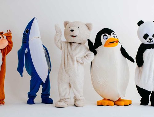 Todas las mascotas de los Mundiales (y el retrato psicológico del branding de cada década)